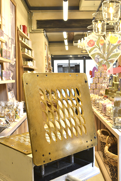 atelier du confiseur roy rene calisson boutique saporta