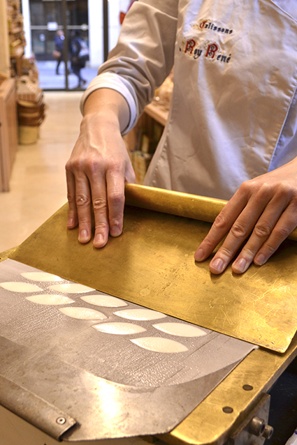 pose glace royale calisson presse calisson aix provence roy rené